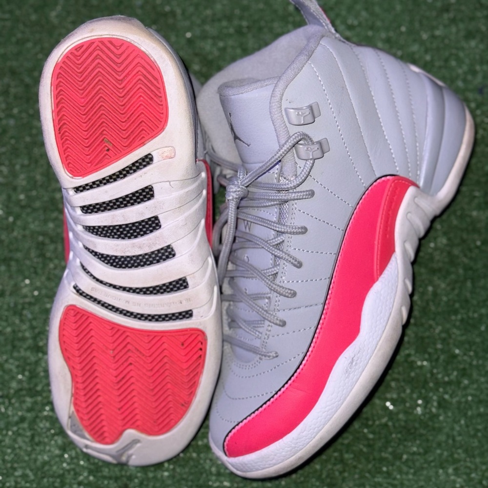 Air Jordan 12 gs “ racer pink” size 6